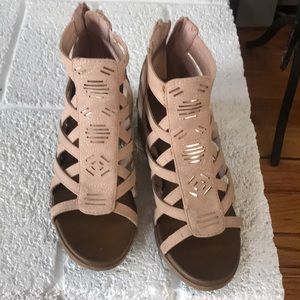 Girls size 2 dress sandals (MIA) excellent condition worn twice